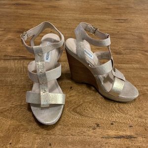 Steve Madden Women's Iris Wedge Sandal; Size 6